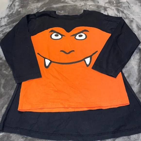 Host Pick 🎉 Mulberri Bush Halloween Dracula long sleeve shirt with cape size 6 - Picture 1 of 5